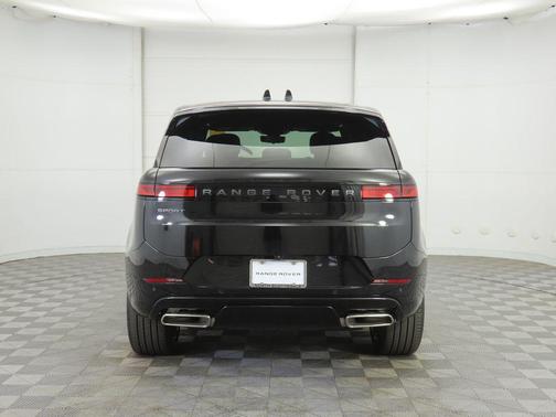 2026 Land Rover Range Rover Sport SE