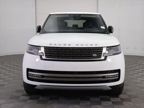 2025 Land Rover Range Rover P530 SE