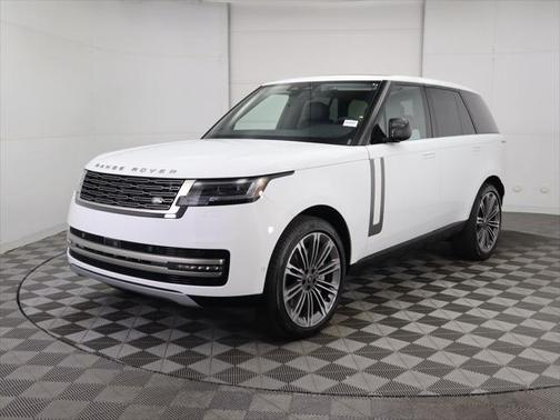 2025 Land Rover Range Rover P530 SE