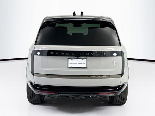 Borasco Grey Metallic 2026 Land Rover Range Rover P615 SV
