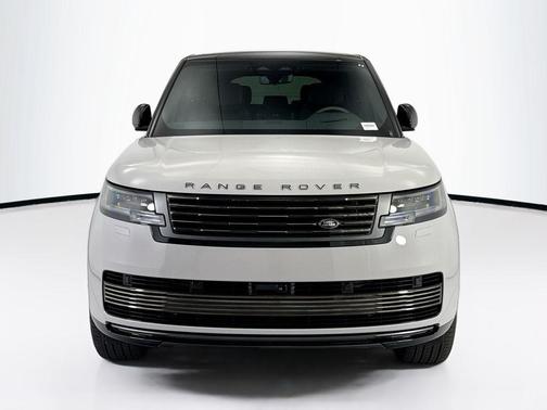 Borasco Grey Metallic 2026 Land Rover Range Rover P615 SV