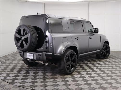 2023 Land Rover Defender 110 V8