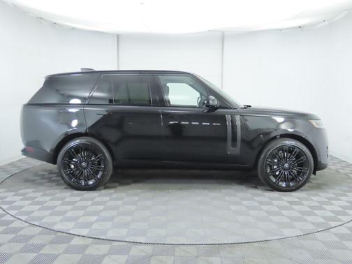 2025 Land Rover Range Rover P400 SE