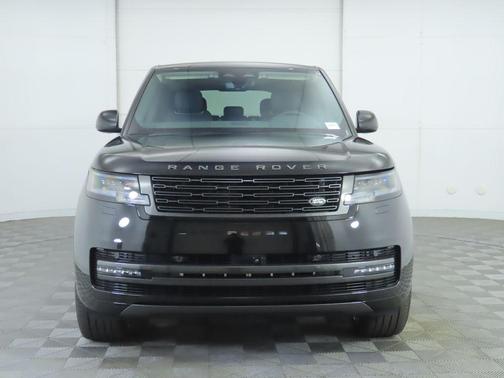 2025 Land Rover Range Rover P400 SE