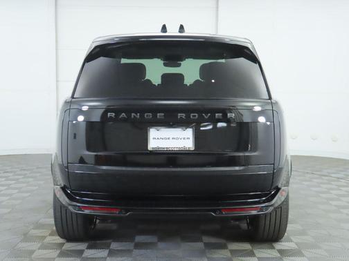 2025 Land Rover Range Rover P400 SE