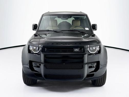 Santorini Black Metallic 2026 Land Rover Defender P400 X-Dynamic SE