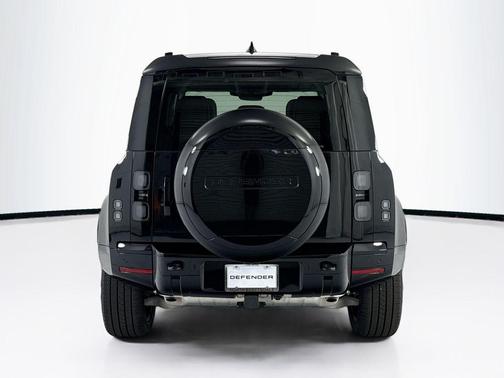 Santorini Black Metallic 2026 Land Rover Defender P400 X-Dynamic SE