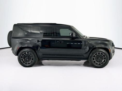 Narvik Black 2026 Land Rover Defender P635 OCTA