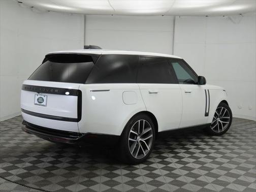 2024 Land Rover Range Rover P530 SE