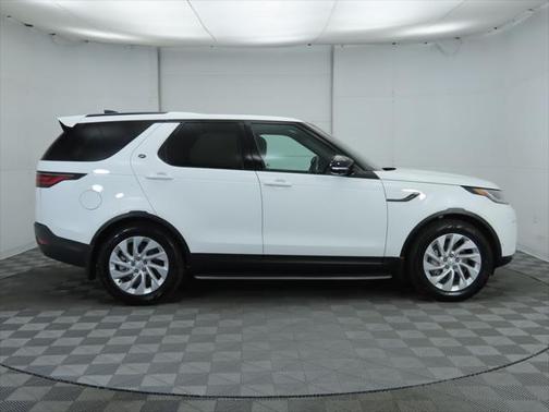 2025 Land Rover Discovery P300 S
