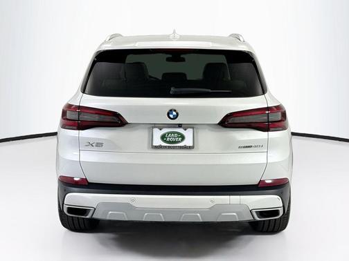 Mineral White Metallic 2022 BMW X5 sDrive40i