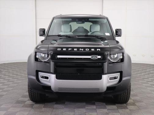 2025 Land Rover Defender 110 P300