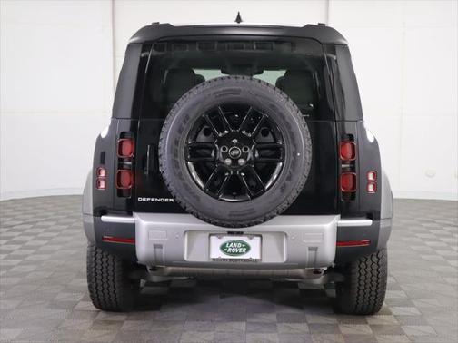 2025 Land Rover Defender 110 P300