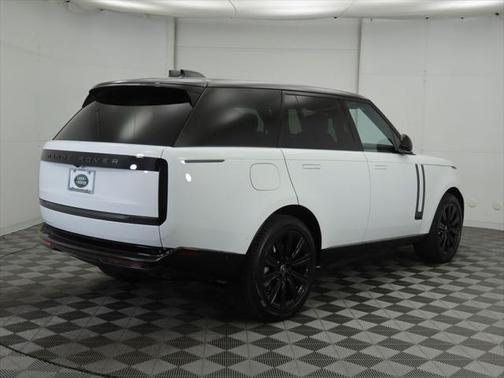 2025 Land Rover Range Rover P550e SE