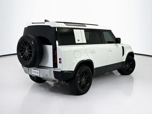Fuji White 2024 Land Rover Defender 110 P400 S