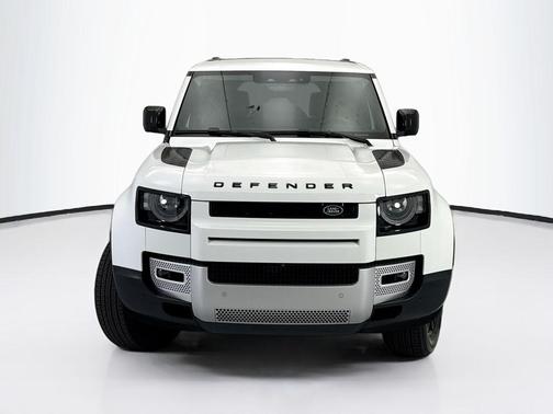 Fuji White 2024 Land Rover Defender 110 P400 S