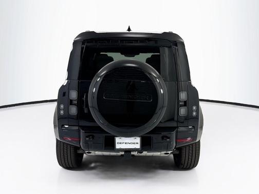 Santorini Black Metallic 2026 Land Rover Defender P400 X-Dynamic SE