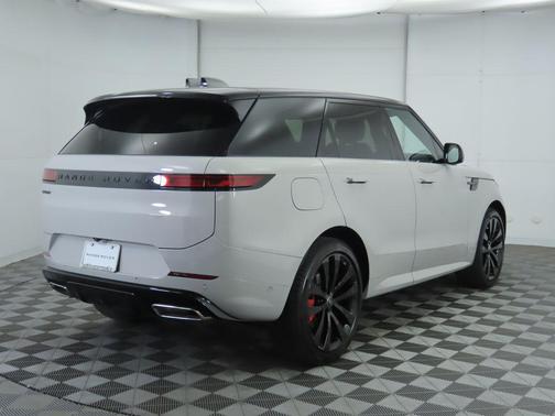 2025 Land Rover Range Rover Sport SE
