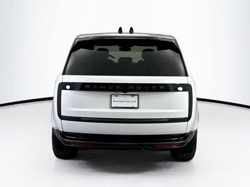 2026 Land Rover Range Rover P400 SE 7 Seat