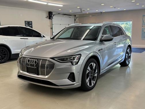 2023 Audi e-tron Premium Plus quattro