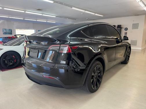 2024 Tesla Model Y Long Range Dual Motor All-Wheel Drive
