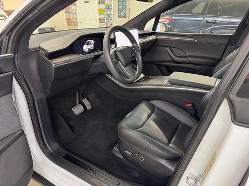 2023 Tesla Model X Base