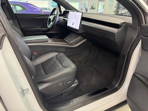 2023 Tesla Model X Base