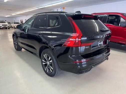 2025 Volvo XC60 B5 Core