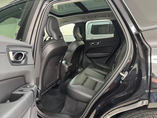 2025 Volvo XC60 B5 Core