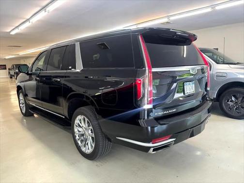 2023 Cadillac Escalade ESV Premium Luxury