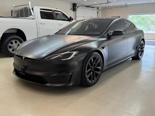 Solid Black 2022 Tesla Model S Long Range