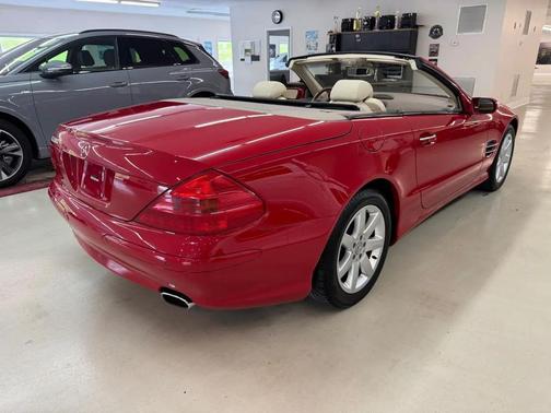 Red 2004 Mercedes-Benz SL-Class SL500