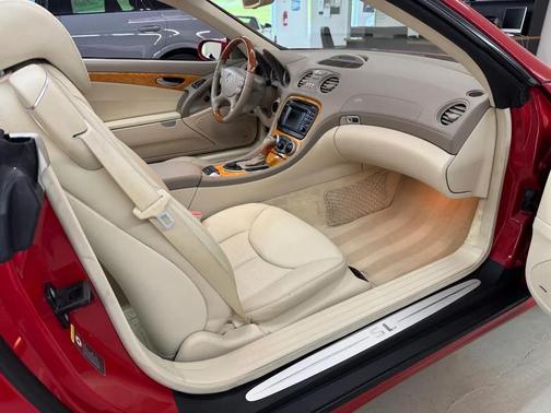 Red 2004 Mercedes-Benz SL-Class SL500