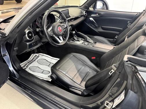 2017 FIAT 124 Spider Base