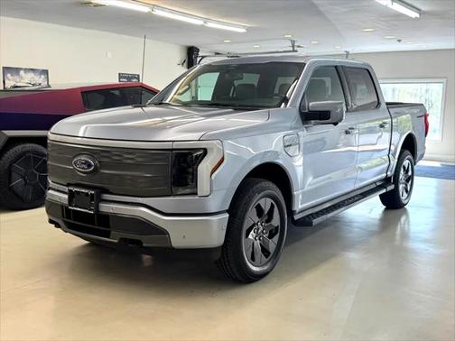 2022 Ford F-150 Lightning LARIAT