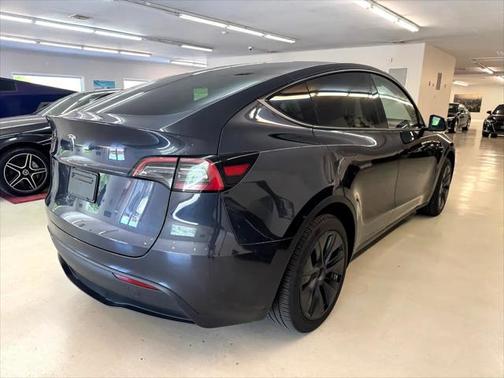 2024 Tesla Model Y Long Range Dual Motor All-Wheel Drive