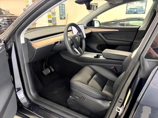 2024 Tesla Model Y Long Range Dual Motor All-Wheel Drive