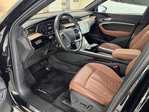 2024 Audi Q8 e-tron Premium