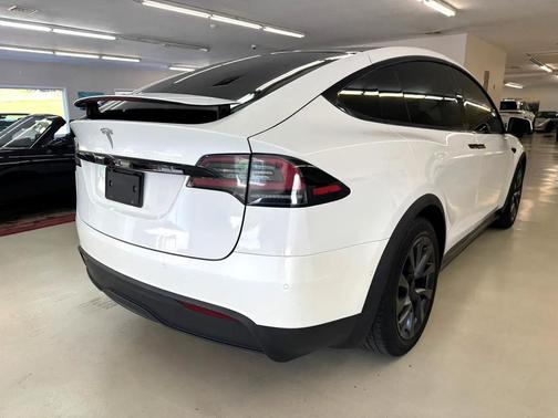 2022 Tesla Model X Long Range