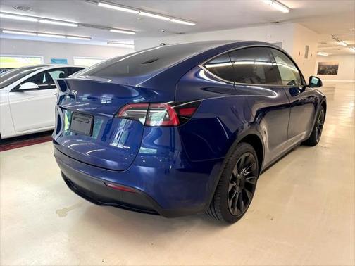 2022 Tesla Model Y Long Range Dual Motor All-Wheel Drive