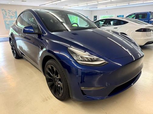 2022 Tesla Model Y Long Range Dual Motor All-Wheel Drive