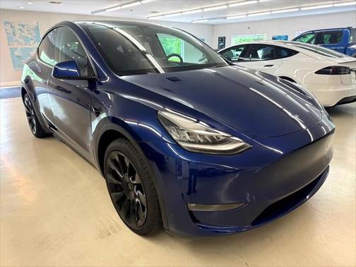 2022 Tesla Model Y Long Range Dual Motor All-Wheel Drive
