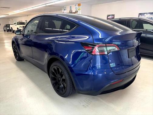 2022 Tesla Model Y Long Range Dual Motor All-Wheel Drive