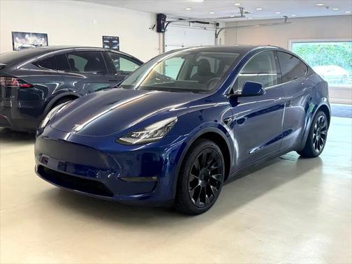 2022 Tesla Model Y Long Range Dual Motor All-Wheel Drive