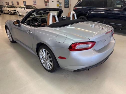 2019 FIAT 124 Spider Base