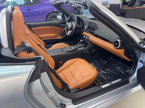 2019 FIAT 124 Spider Base