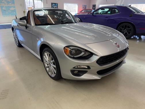 2019 FIAT 124 Spider Base