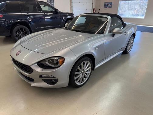 2019 FIAT 124 Spider Base