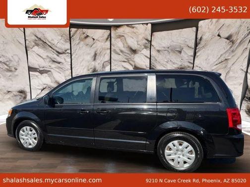 Black 2017 Dodge Grand Caravan SE