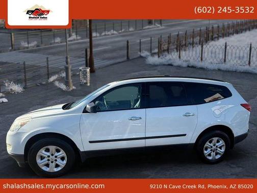 White 2012 Chevrolet Traverse LS